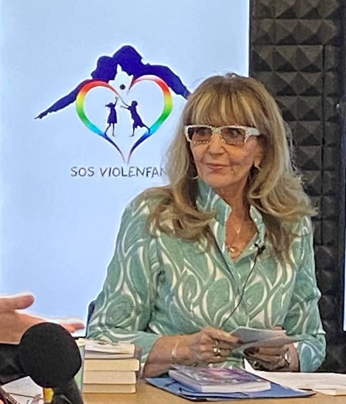 Photo 2 de SOS VIOLENFANCE. Prévention de l'inceste et de la pédocriminalité. Fondatrice Kathya de BRINON